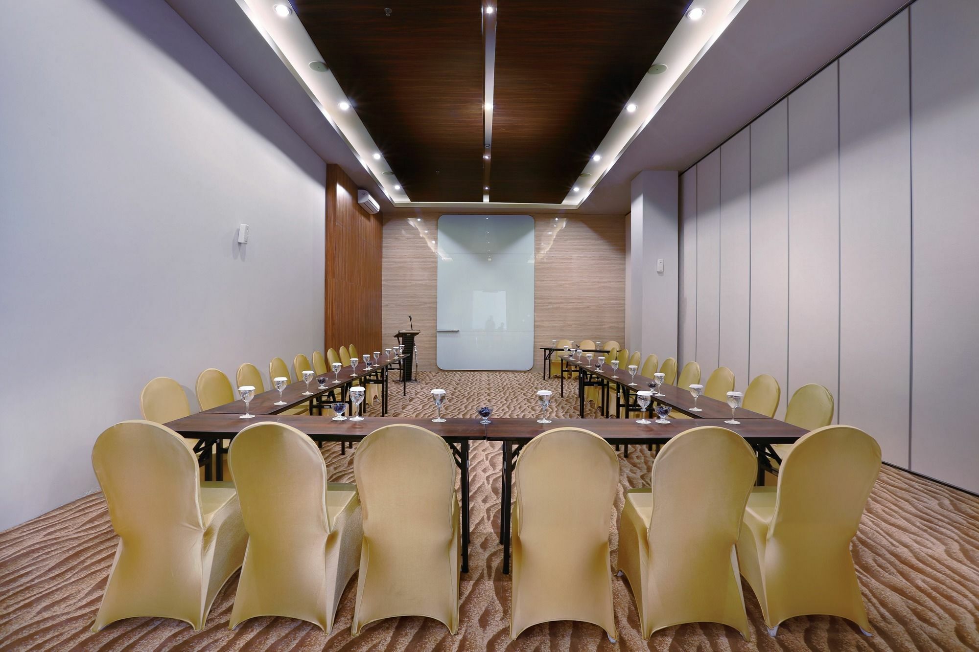 Aston Inn Mataram Kültér fotó