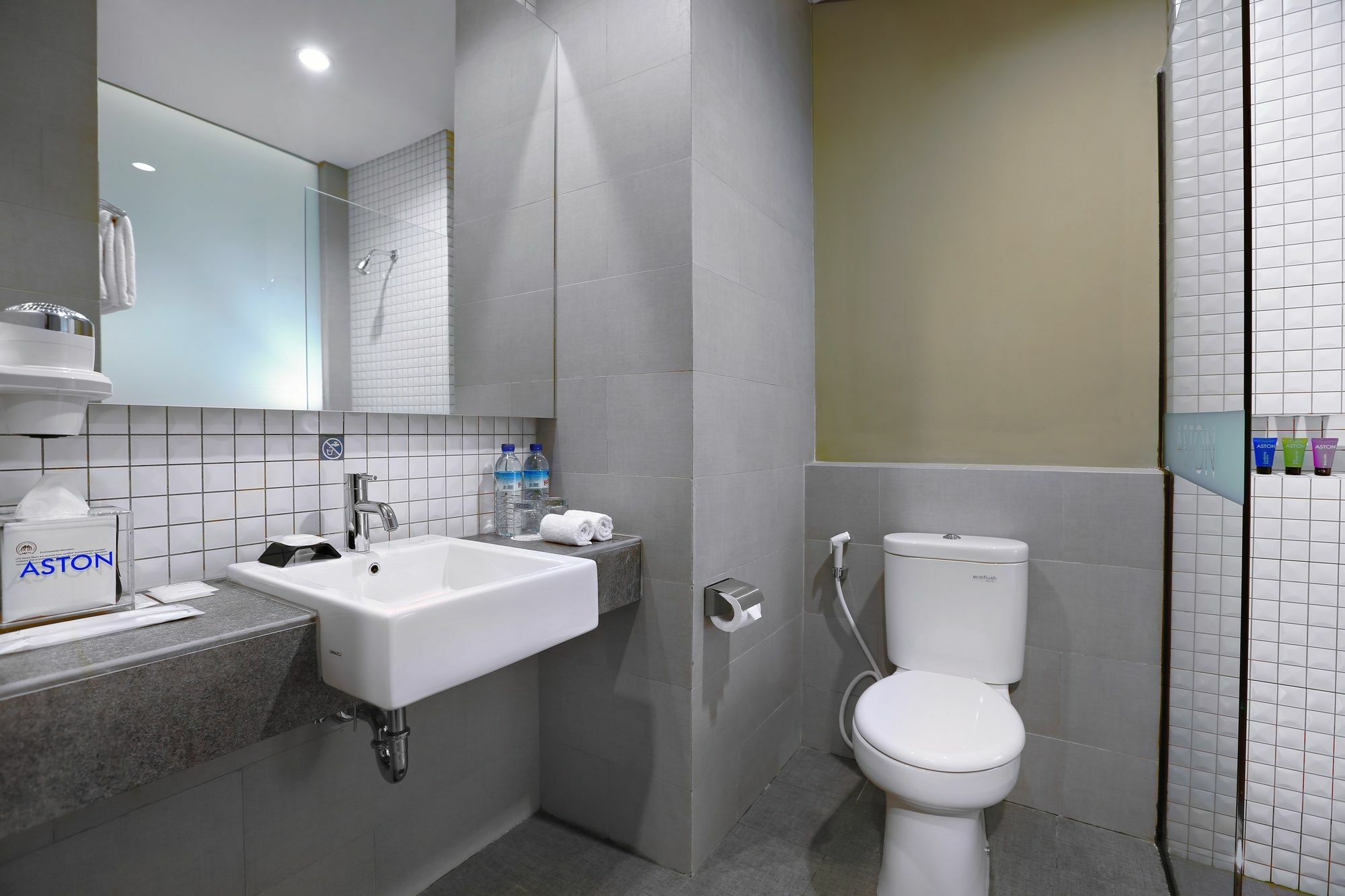 Aston Inn Mataram Kültér fotó